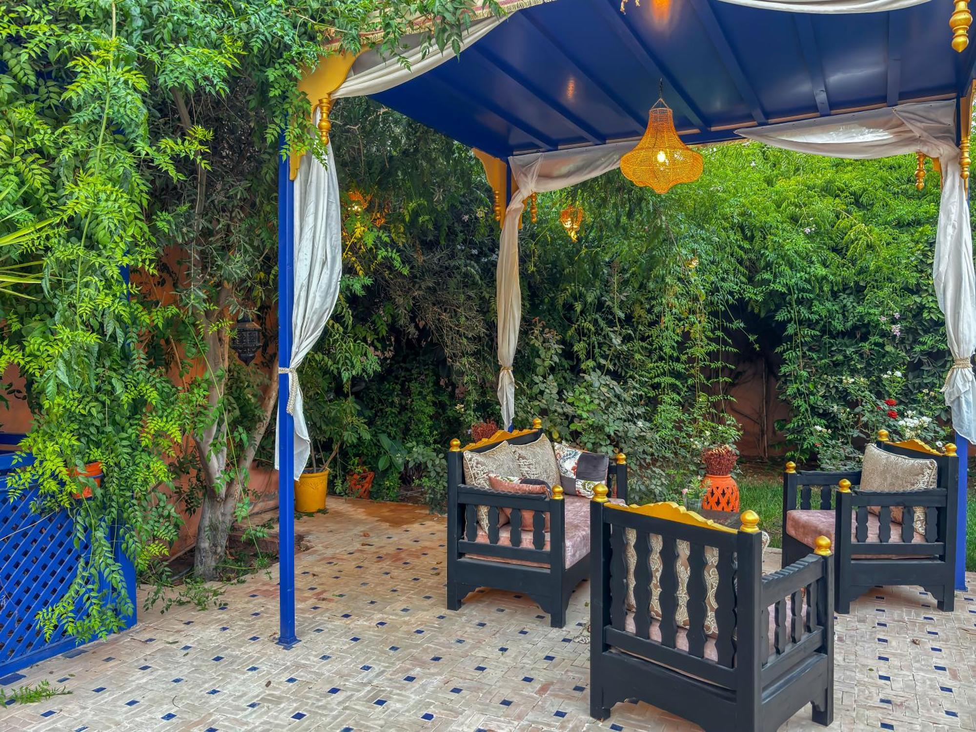 Alojamento de Acomodação e Pequeno-almoço Le Bleu House 3*